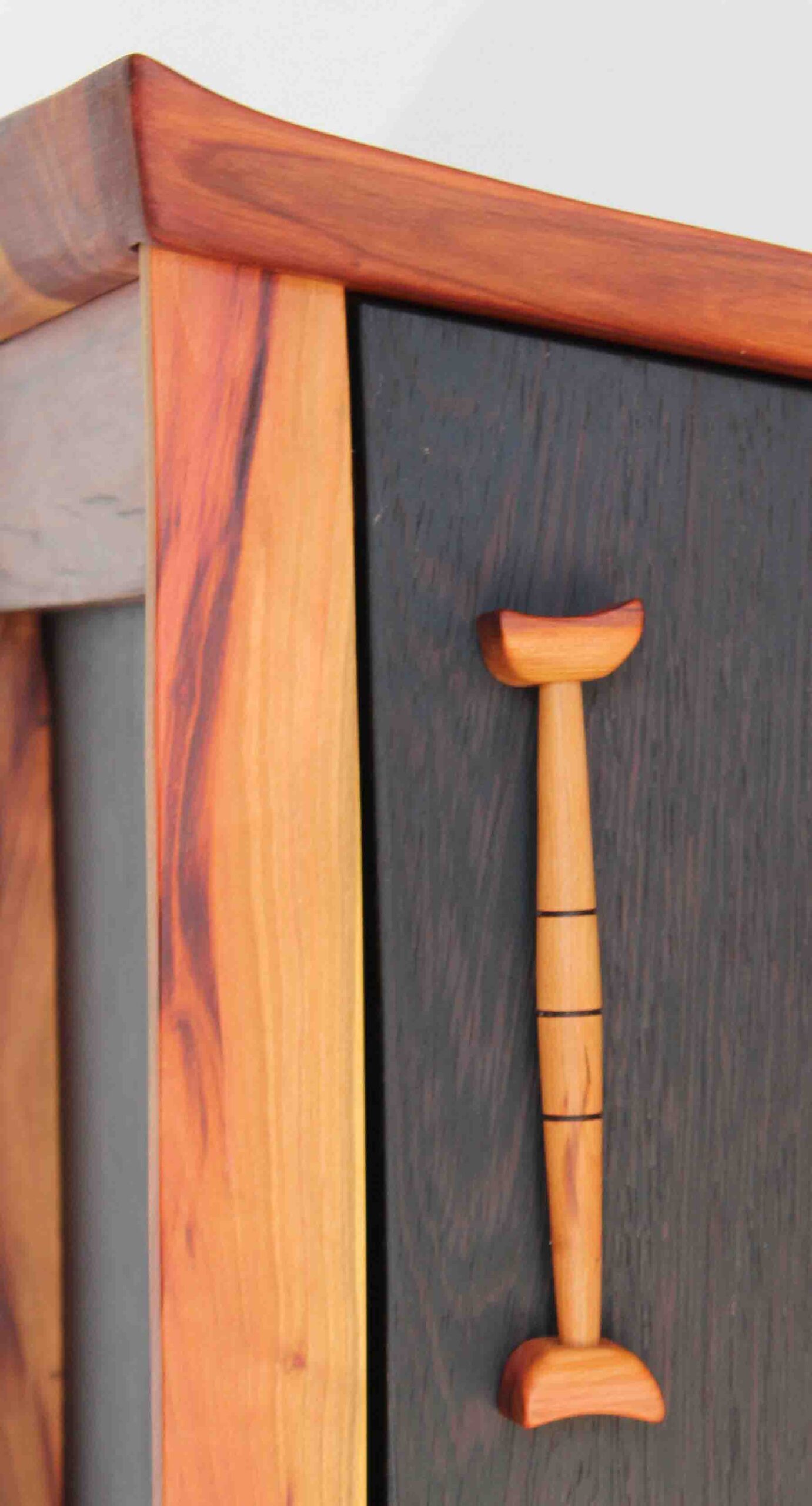 Unikat: Kommode aus Zwetschge & Wenge – Bild 7