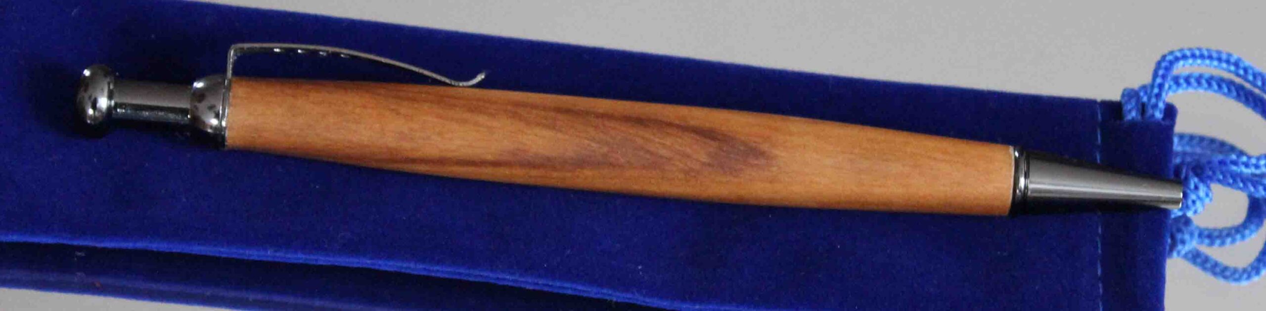 Kirschbaum - Druckkugelschreiber mit Nadelclip – Bild 3