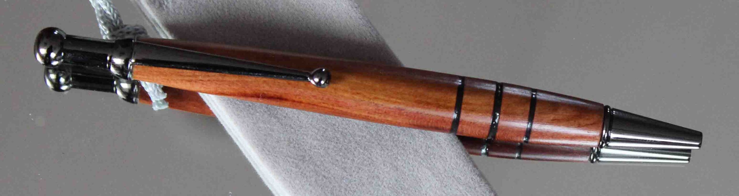 Zwetschgenholz - Druckkugelschreiber mit Kugelclip und Schellackpolitur – Bild 5