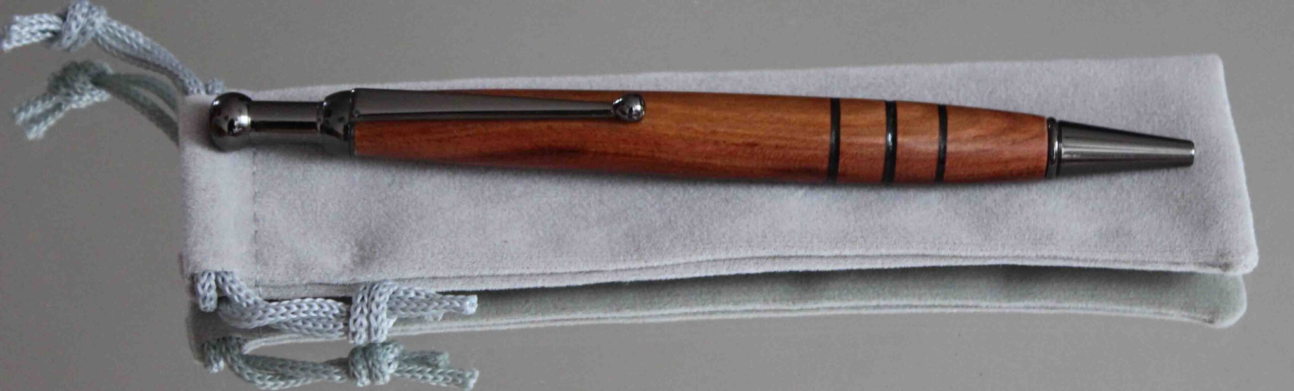 Zwetschgenholz - Druckkugelschreiber mit Kugelclip und Schellackpolitur – Bild 2